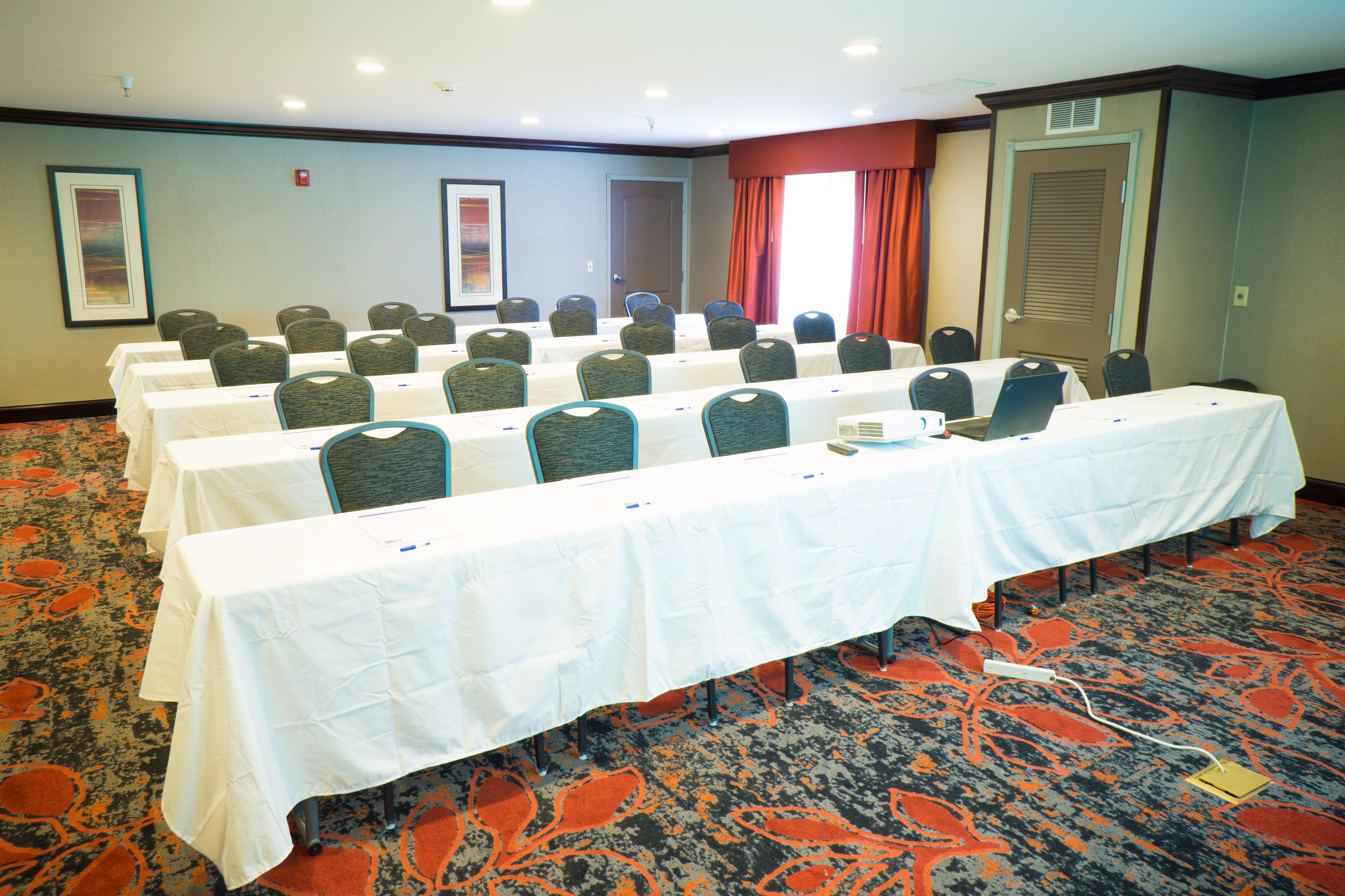 Holiday Inn Express & Suites Rapid City By Ihg Luaran gambar